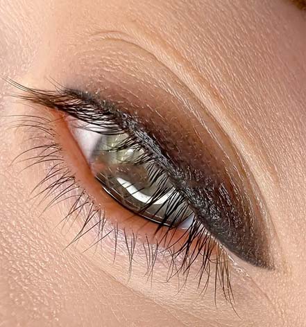 eyeliner tattoo